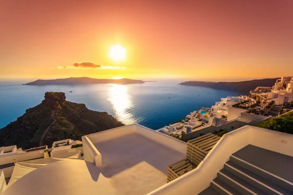 Where to Find the Best Sunset Views in Santorini, Greece